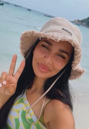 Nadia Kareem (@nadiakareem) — my photo № 1